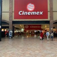 Photo taken at Cinemex Platino by Learsi O. on 8/7/2019