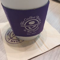 Photo taken at The Coffee Bean &amp;amp; Tea Leaf by Marie on 6/21/2018