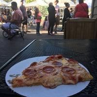 Das Foto wurde bei Patxi&amp;#39;s Pizza von Kevin R. am 9/17/2017 aufgenommen