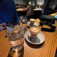 Foto scattata a Eli&amp;#39;s Caffe da Rozen F. il 8/29/2021