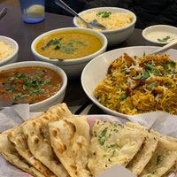 Снимок сделан в Bombay&amp;#39;s Indian Restaurant пользователем Ale J. 11/30/2019