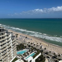 Das Foto wurde bei Hilton Fort Lauderdale Beach Resort von Alex R. am 2/7/2024 aufgenommen