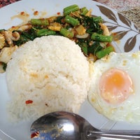 Photo taken at No. 25 อาหารเวียดนาม by Tak O. on 2/1/2013