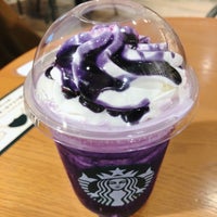 Photo taken at Starbucks by Yuki N. on 10/25/2022