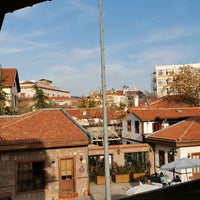 รูปภาพถ่ายที่ Osman Bey Konağı Cafe Restorant โดย Şah S. เมื่อ 3/8/2020
