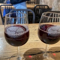 Das Foto wurde bei Prairie Berry Winery von Stews am 5/8/2024 aufgenommen