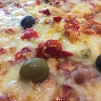 Photo taken at Pizza Mizza by Veronika on 11/19/2016