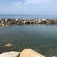 Scoglio Di Marina Di Pisa Beach