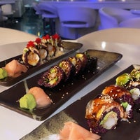 Foto scattata a Friends Sushi da N B A il 9/17/2022