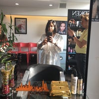 รูปภาพถ่ายที่ Invidia Hair Studio โดย Yoli M. เมื่อ 9/27/2018