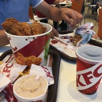 Photo taken at KFC by Ayshe Ö. on 9/20/2018