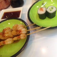 Photo taken at Sumo sushi &amp;amp; grill by Sonya N. on 10/28/2014