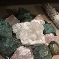 12/9/2017 tarihinde Victoria H.ziyaretçi tarafından Ruby’s House Of Crystals'de çekilen fotoğraf
