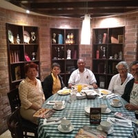 Photo taken at Italianni&amp;#39;s Pasta, Pizza &amp;amp; Vino by Silvia Guadalupe F. on 4/28/2019