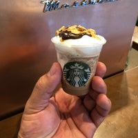 Photo taken at Starbucks by Roberto R. on 8/27/2018