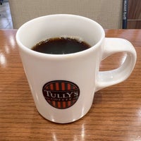 Photo taken at Tully&amp;#39;s Coffee by Yutaka A. on 7/13/2022