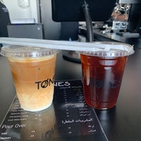 Das Foto wurde bei Tones Coffee von Nawaf am 8/30/2019 aufgenommen
