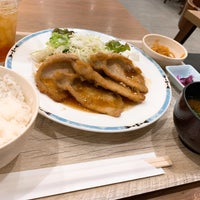 Photo taken at Haneda Shokudo - &amp;quot;WA&amp;quot; Cafeteria Dining by Yasuomi S. on 12/8/2019