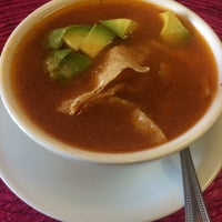 Foto scattata a Totopos Restaurante Mexicano da Diana A. il 2/16/2016