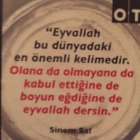 Foto tirada no(a) Don Kişot Kitap &amp;amp; Kahve por Metin Ç. em 12/3/2016