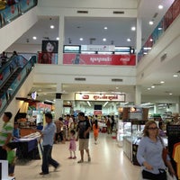 Lucky Mall Siĕmreab Siem Reap