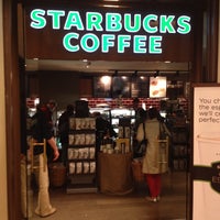 Foto diambil di Starbucks oleh Remko P. pada 5/9/2013