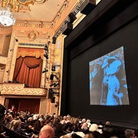 รูปภาพถ่ายที่ Longacre Theatre โดย Terri C. เมื่อ 1/17/2023