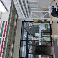 Photo taken at 7-Eleven by ลิปโป้ โอโหใหญ่จัง on 7/8/2021