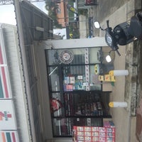Photo taken at 7-11 the compound by ลิปโป้ โอโหใหญ่จัง on 2/18/2022