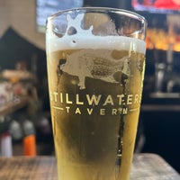 Foto diambil di Stillwaters Tavern oleh Ashley G. pada 8/6/2022