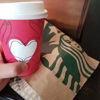 Photo prise au Starbucks par Sweety le12/1/2017