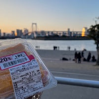 Photo taken at Odaiba Marine Park by あゆ on 3/10/2024