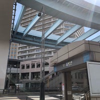 Photo taken at Yurikamome Toyosu Station (U16) by HIRO H. on 10/9/2018