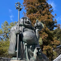 Photo taken at 蓬莱山 清荒神清澄寺 by mi2ru n. on 2/5/2023