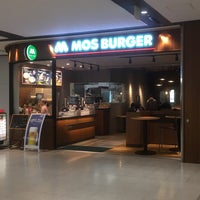 Photo taken at MOS Burger by PPY 1. on 12/11/2019