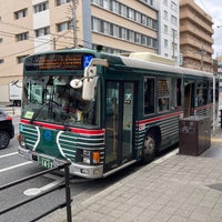 Photo taken at 京橋北口(京橋駅筋)バス停 by PPY 1. on 5/20/2023