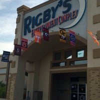 รูปภาพถ่ายที่ Rigby&amp;#39;s Entertainment Complex โดย Rigby&amp;#39;s Entertainment Complex เมื่อ 1/17/2016