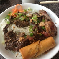 Photo taken at Hung Phat Vietnamese Noodle House by Lorren S. on 7/29/2013