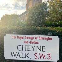 Photo taken at Cheyne Walk by Søren K. on 10/17/2022