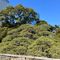 Photo taken at Hamarikyu Gardens by 果 on 3/15/2024