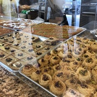 Foto diambil di Peace Bakery and Deli Halal Restaurant oleh Joseph pada 4/28/2019
