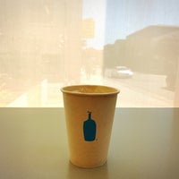 Photo taken at Blue Bottle Coffee by Tai O. on 8/24/2019