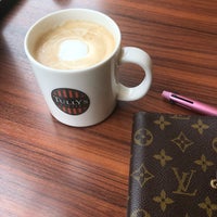 Photo taken at Tully&amp;#39;s Coffee by かわ み. on 8/26/2019