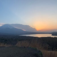 Photo taken at 山中湖 パノラマ台 by なぎさ on 4/14/2024