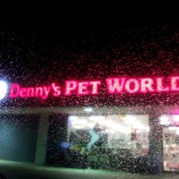 12/13/2013 tarihinde Robert N.ziyaretçi tarafından Denny&amp;#39;s Pet World'de çekilen fotoğraf