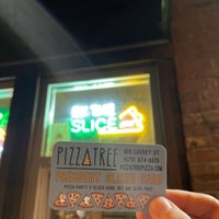 11/18/2021 tarihinde Connor B.ziyaretçi tarafından Pizza Tree'de çekilen fotoğraf