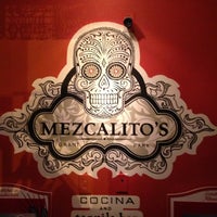 รูปภาพถ่ายที่ Mezcalito&amp;#39;s Cocina &amp;amp; Tequila Bar โดย Cory W. เมื่อ 5/11/2013