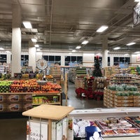 Photo taken at Sprouts Farmers Market by Cory W. on 12/18/2016