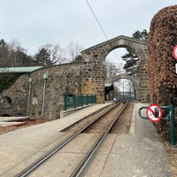รูปภาพถ่ายที่ Pöstlingbergbahn โดย Brunold L. เมื่อ 3/15/2022