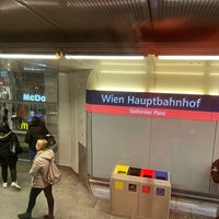 Photo taken at H Hauptbahnhof by Brunold L. on 11/9/2021